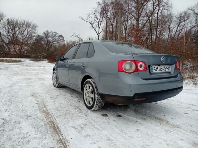 Сірий Фольксваген Джетта, об'ємом двигуна 1.6 л та пробігом 300 тис. км за 4800 $, фото 3 на Automoto.ua