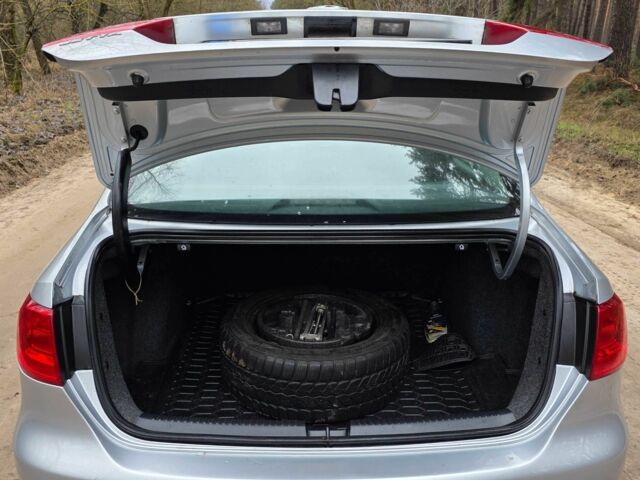 Серый Фольксваген Джетта, объемом двигателя 2 л и пробегом 120 тыс. км за 7700 $, фото 11 на Automoto.ua