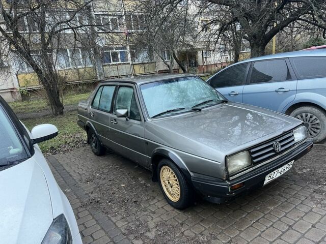 Серый Фольксваген Джетта, объемом двигателя 1.8 л и пробегом 200 тыс. км за 400 $, фото 1 на Automoto.ua