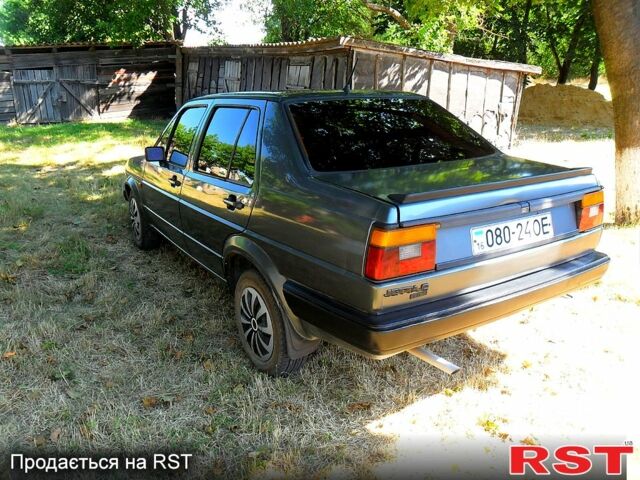 Серый Фольксваген Джетта, объемом двигателя 1.6 л и пробегом 100 тыс. км за 1250 $, фото 2 на Automoto.ua