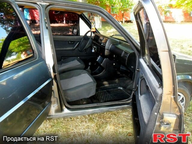 Серый Фольксваген Джетта, объемом двигателя 1.6 л и пробегом 100 тыс. км за 1250 $, фото 4 на Automoto.ua