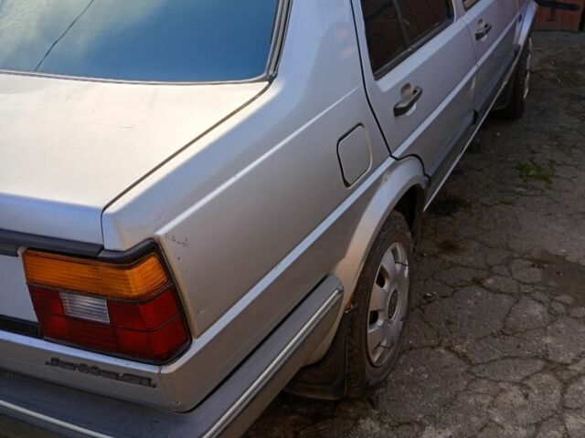 Серый Фольксваген Джетта, объемом двигателя 1.6 л и пробегом 250 тыс. км за 1750 $, фото 1 на Automoto.ua