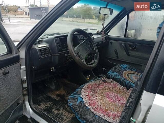 Серый Фольксваген Джетта, объемом двигателя 1.8 л и пробегом 380 тыс. км за 1500 $, фото 1 на Automoto.ua