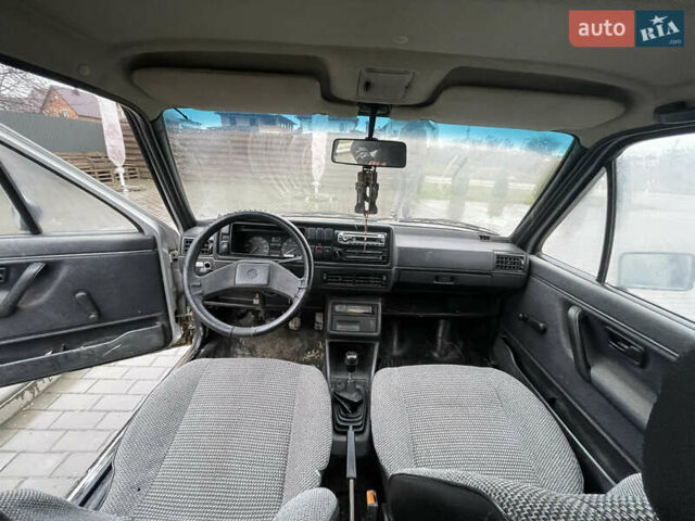 Серый Фольксваген Джетта, объемом двигателя 1.6 л и пробегом 150 тыс. км за 1000 $, фото 4 на Automoto.ua