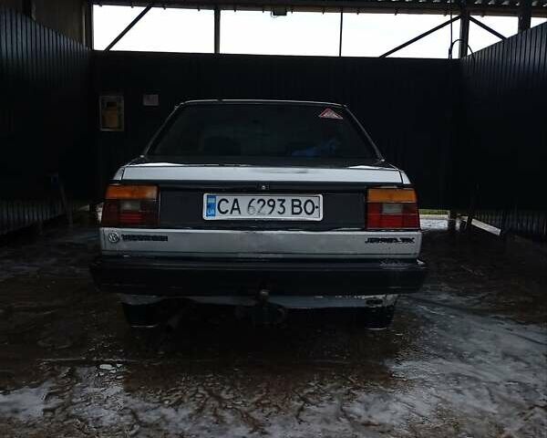 Серый Фольксваген Джетта, объемом двигателя 1.8 л и пробегом 380 тыс. км за 1500 $, фото 2 на Automoto.ua