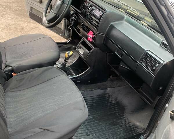 Серый Фольксваген Джетта, объемом двигателя 1.6 л и пробегом 350 тыс. км за 1999 $, фото 5 на Automoto.ua