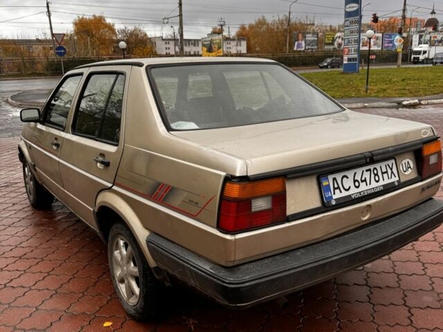 Серый Фольксваген Джетта, объемом двигателя 1.6 л и пробегом 250 тыс. км за 1300 $, фото 2 на Automoto.ua