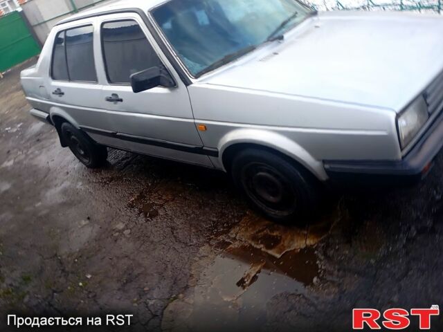 Серый Фольксваген Джетта, объемом двигателя 1.8 л и пробегом 400 тыс. км за 1150 $, фото 2 на Automoto.ua