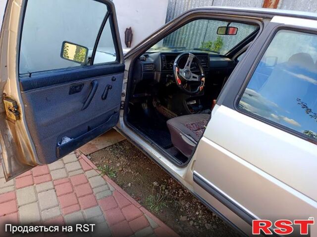 Сірий Фольксваген Джетта, об'ємом двигуна 1.5 л та пробігом 300 тис. км за 1500 $, фото 4 на Automoto.ua