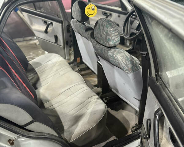 Серый Фольксваген Джетта, объемом двигателя 1.6 л и пробегом 200 тыс. км за 1400 $, фото 6 на Automoto.ua