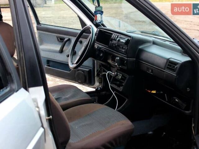 Серый Фольксваген Джетта, объемом двигателя 1.6 л и пробегом 237 тыс. км за 1200 $, фото 18 на Automoto.ua