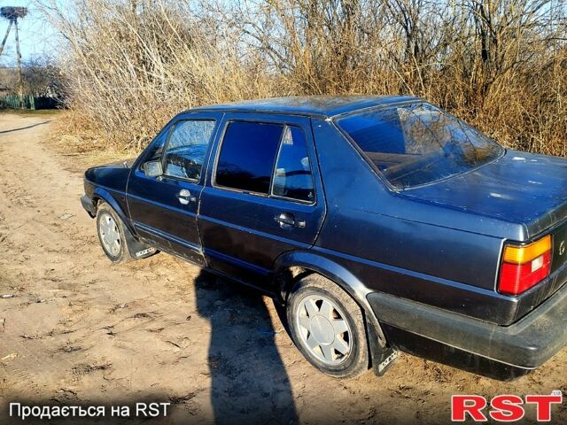 Серый Фольксваген Джетта, объемом двигателя 1.8 л и пробегом 100 тыс. км за 900 $, фото 1 на Automoto.ua