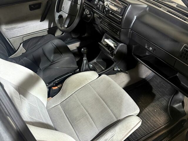 Серый Фольксваген Джетта, объемом двигателя 1.8 л и пробегом 350 тыс. км за 1350 $, фото 4 на Automoto.ua