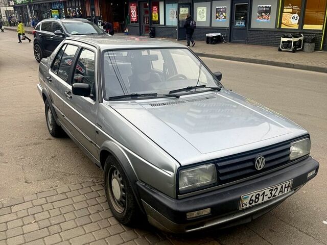 Серый Фольксваген Джетта, объемом двигателя 1.8 л и пробегом 350 тыс. км за 1350 $, фото 1 на Automoto.ua