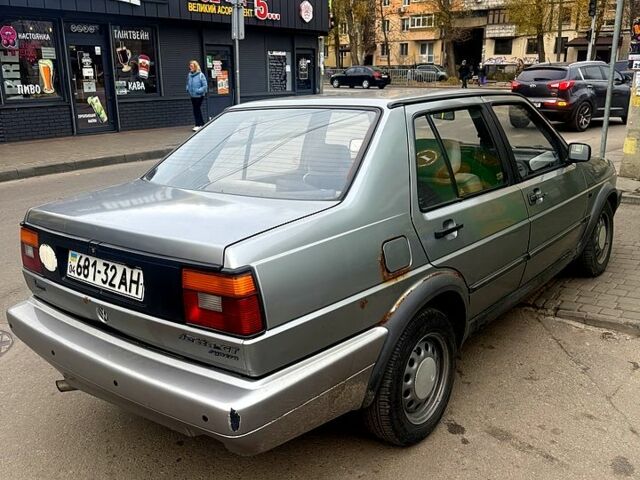 Серый Фольксваген Джетта, объемом двигателя 1.8 л и пробегом 350 тыс. км за 1350 $, фото 2 на Automoto.ua