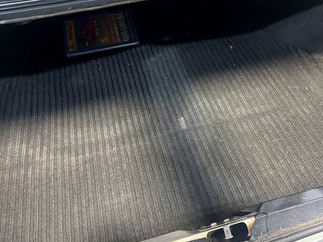 Серый Фольксваген Джетта, объемом двигателя 1.8 л и пробегом 350 тыс. км за 1350 $, фото 6 на Automoto.ua