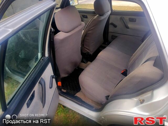 Серый Фольксваген Джетта, объемом двигателя 1.8 л и пробегом 380 тыс. км за 1600 $, фото 6 на Automoto.ua