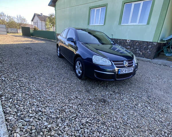 Сірий Фольксваген Джетта, об'ємом двигуна 1.6 л та пробігом 227 тис. км за 5500 $, фото 6 на Automoto.ua