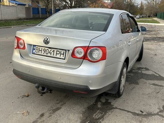 Серый Фольксваген Джетта, объемом двигателя 1.6 л и пробегом 280 тыс. км за 5200 $, фото 3 на Automoto.ua