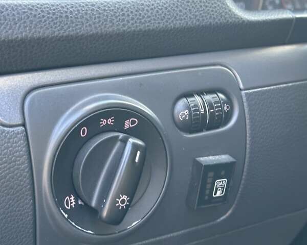 Сірий Фольксваген Джетта, об'ємом двигуна 1.6 л та пробігом 255 тис. км за 5900 $, фото 24 на Automoto.ua