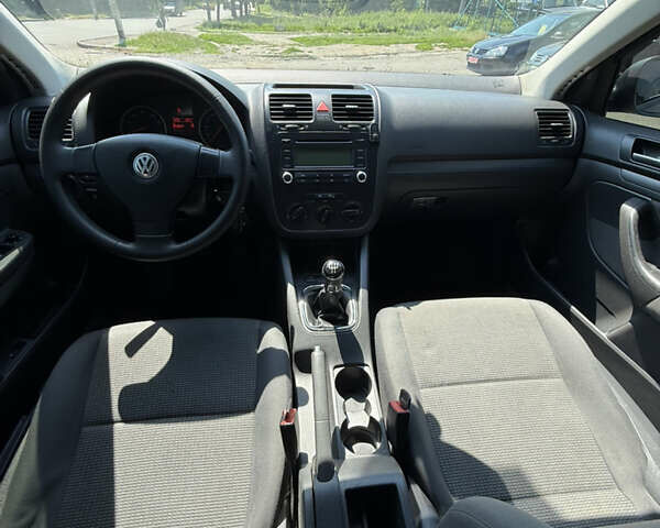 Серый Фольксваген Джетта, объемом двигателя 1.6 л и пробегом 255 тыс. км за 5800 $, фото 10 на Automoto.ua