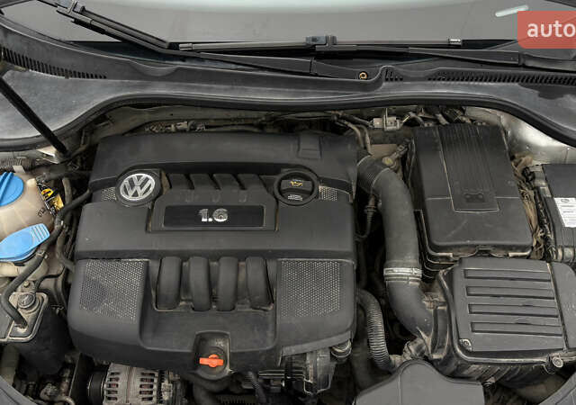 Серый Фольксваген Джетта, объемом двигателя 1.6 л и пробегом 184 тыс. км за 6100 $, фото 16 на Automoto.ua