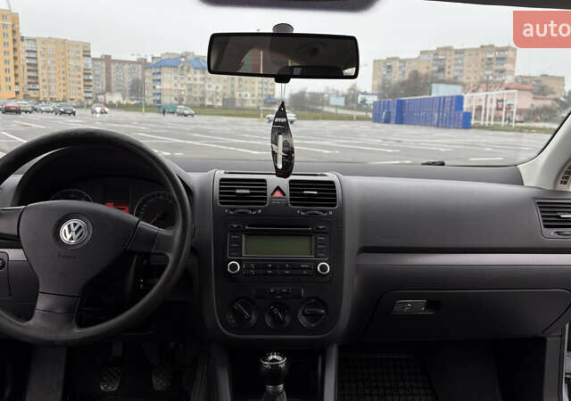 Серый Фольксваген Джетта, объемом двигателя 1.6 л и пробегом 184 тыс. км за 6100 $, фото 7 на Automoto.ua