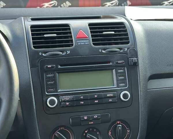 Сірий Фольксваген Джетта, об'ємом двигуна 1.6 л та пробігом 255 тис. км за 6200 $, фото 17 на Automoto.ua