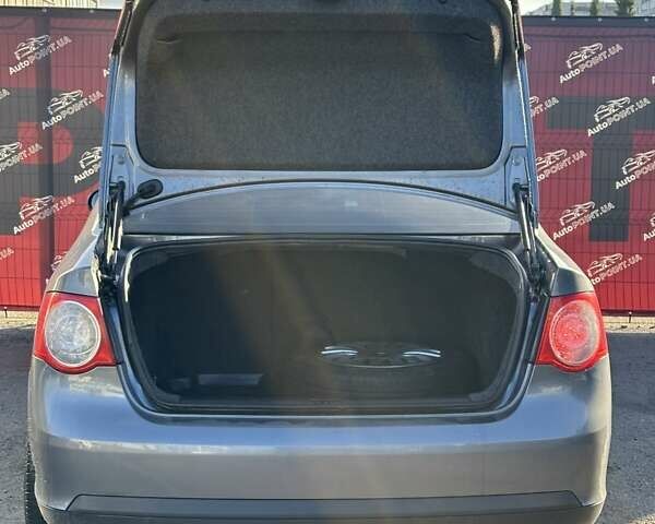 Сірий Фольксваген Джетта, об'ємом двигуна 1.6 л та пробігом 255 тис. км за 5900 $, фото 9 на Automoto.ua