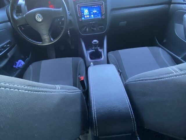 Серый Фольксваген Джетта, объемом двигателя 1.6 л и пробегом 227 тыс. км за 5500 $, фото 3 на Automoto.ua