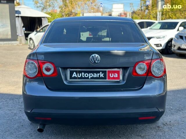 Сірий Фольксваген Джетта, об'ємом двигуна 1.6 л та пробігом 310 тис. км за 5590 $, фото 5 на Automoto.ua