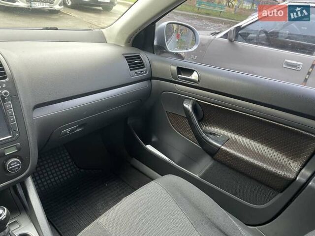 Серый Фольксваген Джетта, объемом двигателя 1.6 л и пробегом 230 тыс. км за 4200 $, фото 6 на Automoto.ua