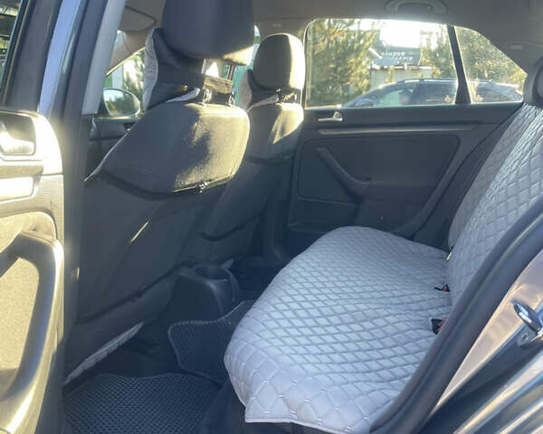 Серый Фольксваген Джетта, объемом двигателя 1.6 л и пробегом 203 тыс. км за 6250 $, фото 10 на Automoto.ua