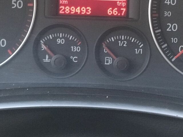 Сірий Фольксваген Джетта, об'ємом двигуна 2 л та пробігом 290 тис. км за 4900 $, фото 5 на Automoto.ua