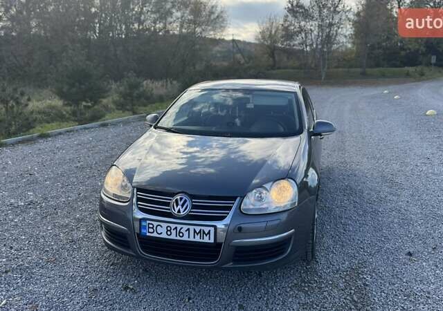 Сірий Фольксваген Джетта, об'ємом двигуна 1.6 л та пробігом 290 тис. км за 5000 $, фото 8 на Automoto.ua