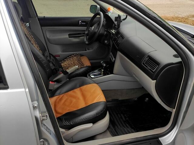 Серый Фольксваген Джетта, объемом двигателя 2 л и пробегом 340 тыс. км за 2500 $, фото 1 на Automoto.ua