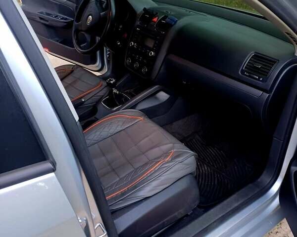 Фольксваген Джетта 2005 в Ахтырке на Automoto.ua Серый Фольксваген Джетта, объемом двигателя 1.6 л и пробегом 205 тыс. км за 6800 $, фото 8 на Automoto.ua