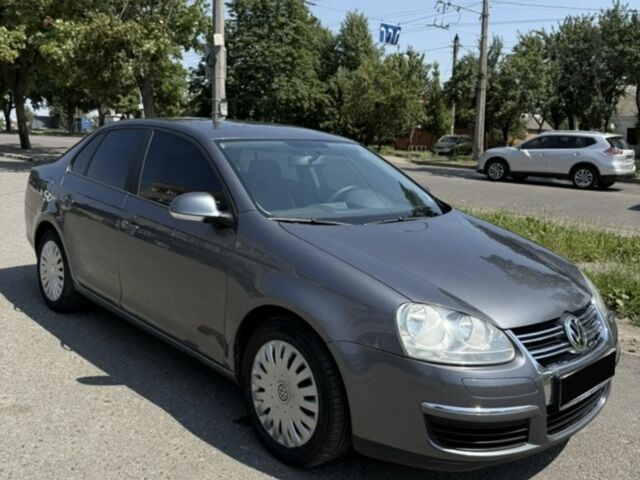 Серый Фольксваген Джетта, объемом двигателя 1.6 л и пробегом 225 тыс. км за 6000 $, фото 6 на Automoto.ua