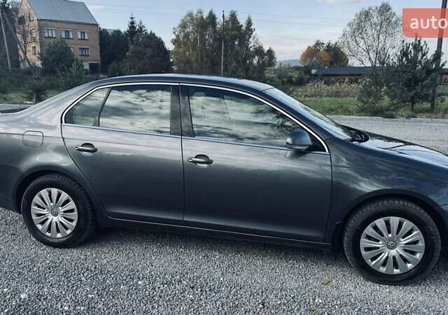 Сірий Фольксваген Джетта, об'ємом двигуна 1.6 л та пробігом 290 тис. км за 5000 $, фото 7 на Automoto.ua