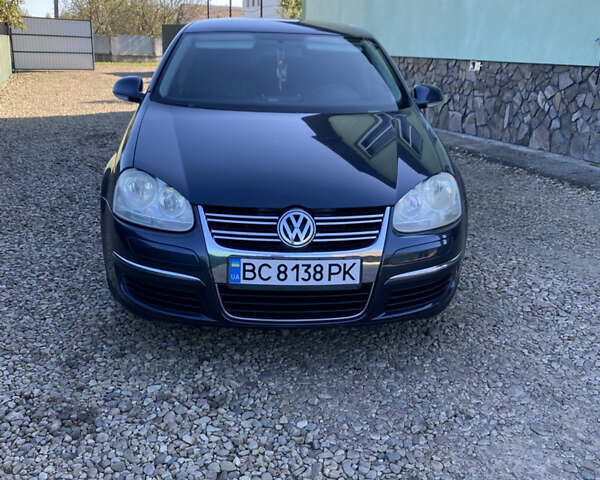 Сірий Фольксваген Джетта, об'ємом двигуна 1.6 л та пробігом 227 тис. км за 5500 $, фото 2 на Automoto.ua