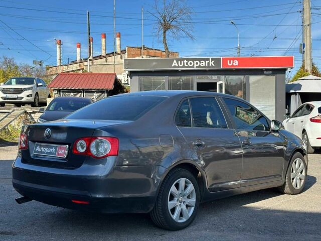 Серый Фольксваген Джетта, объемом двигателя 1.6 л и пробегом 310 тыс. км за 5590 $, фото 3 на Automoto.ua