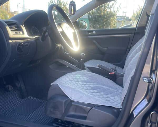 Серый Фольксваген Джетта, объемом двигателя 1.6 л и пробегом 203 тыс. км за 6250 $, фото 9 на Automoto.ua