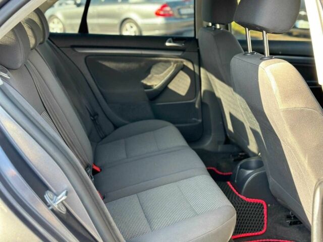 Серый Фольксваген Джетта, объемом двигателя 1.6 л и пробегом 310 тыс. км за 5590 $, фото 12 на Automoto.ua