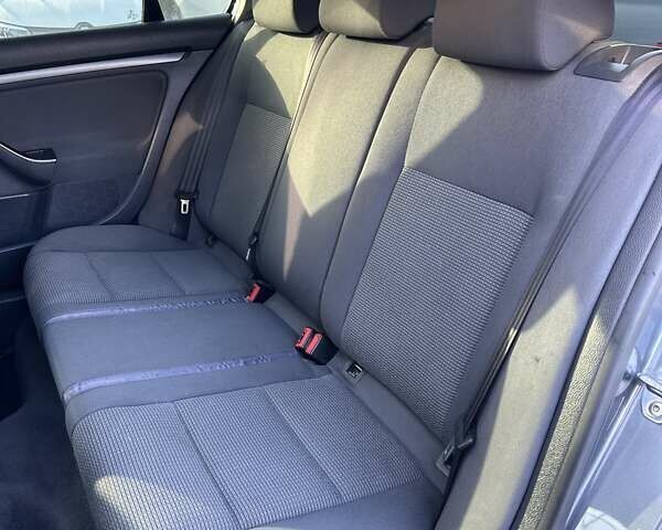 Сірий Фольксваген Джетта, об'ємом двигуна 1.6 л та пробігом 255 тис. км за 6200 $, фото 13 на Automoto.ua