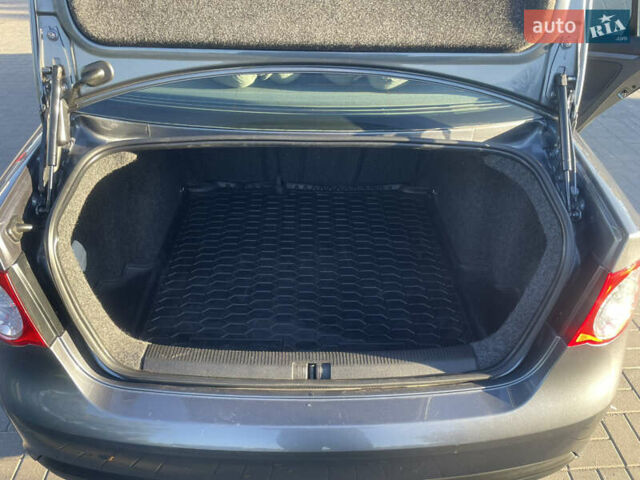 Серый Фольксваген Джетта, объемом двигателя 1.6 л и пробегом 203 тыс. км за 6250 $, фото 20 на Automoto.ua