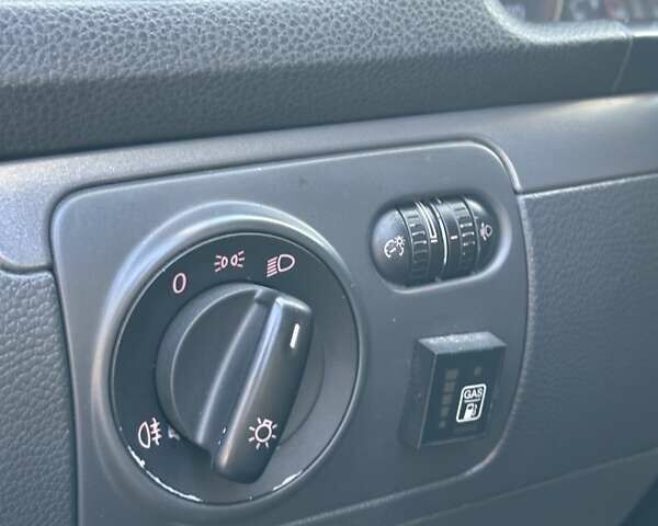 Сірий Фольксваген Джетта, об'ємом двигуна 1.6 л та пробігом 255 тис. км за 6200 $, фото 24 на Automoto.ua