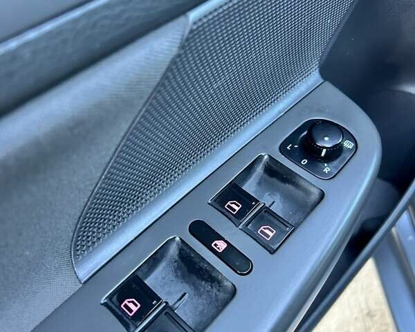 Сірий Фольксваген Джетта, об'ємом двигуна 1.6 л та пробігом 255 тис. км за 6500 $, фото 12 на Automoto.ua