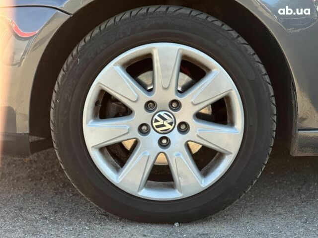 Сірий Фольксваген Джетта, об'ємом двигуна 1.6 л та пробігом 310 тис. км за 5590 $, фото 23 на Automoto.ua
