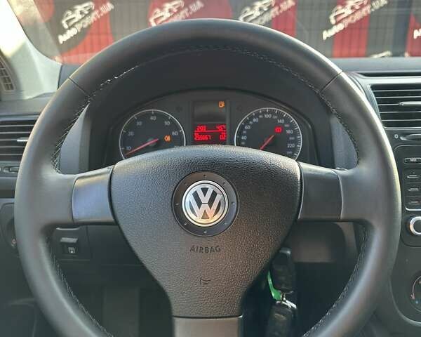 Сірий Фольксваген Джетта, об'ємом двигуна 1.6 л та пробігом 255 тис. км за 6200 $, фото 19 на Automoto.ua