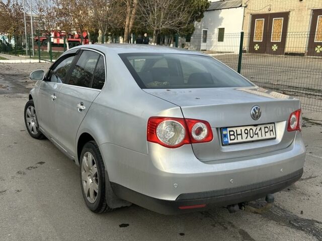 Серый Фольксваген Джетта, объемом двигателя 1.6 л и пробегом 280 тыс. км за 5200 $, фото 2 на Automoto.ua